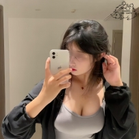 8k  美腿之間的秘密地帶就是送你的見面禮
