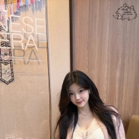 5k  硬挺時她舌頭輕舔慢挑 每一下都讓你酥麻顫抖