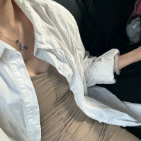 沒胸連衣服都撐不起來