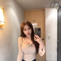 6k  一手按摩好功夫的她可是很懂得怎麼挑起諸位男性的性趣