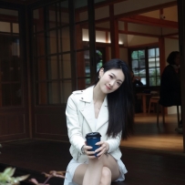 同事說我這張像林依晨 哈哈哈哈