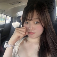 4k  清純鄰家女孩甜美的外型 一雙迷人的大眼 不斷對你挑逗 身材極好 雪白的肌膚