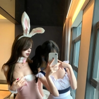 你的月底女友已送達！