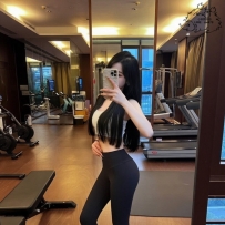 8000  笑容甜美 性感悶騷 配合度高 穴穴緊實蜜多 可以吸舔