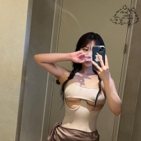 8k  奶大腿長 小蠻腰 性格溫柔很懂情趣 更是好相處