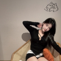 8k  招牌足交 能讓你感受前所未有的酥麻快感
